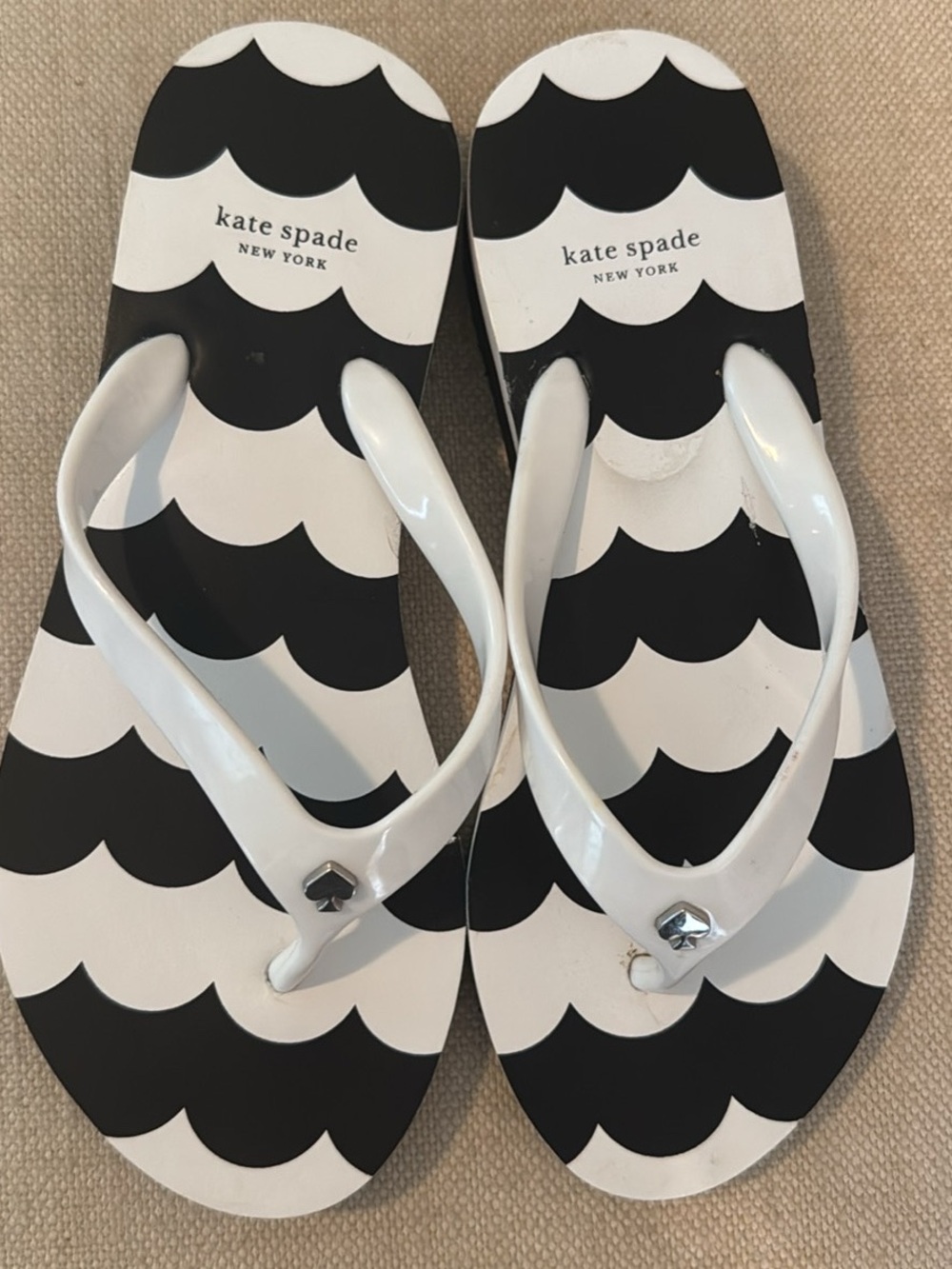 kate spade Black & White Scallop Pattern Kids' Flip Flops